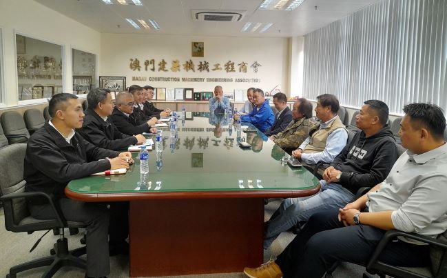2023.03.03_民防協調中心到訪本會(2)-網頁用.jpg